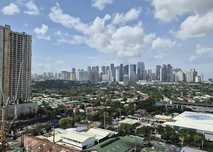 View With Balcony At Kasara Residences C5 Pasig 4*
