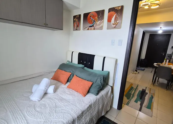 View With Balcony At Kasara Residences C5 Pasig 4*